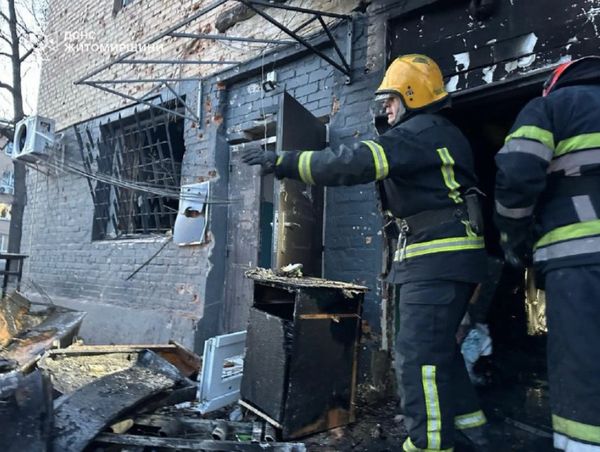 Били по складах та багатоповерхівках: окупанти знов атакували мирні міста України