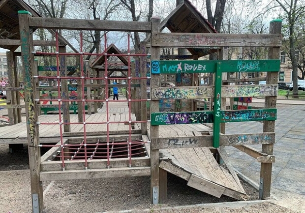 В Одессе демонтируют детскую площадку: какую и почему